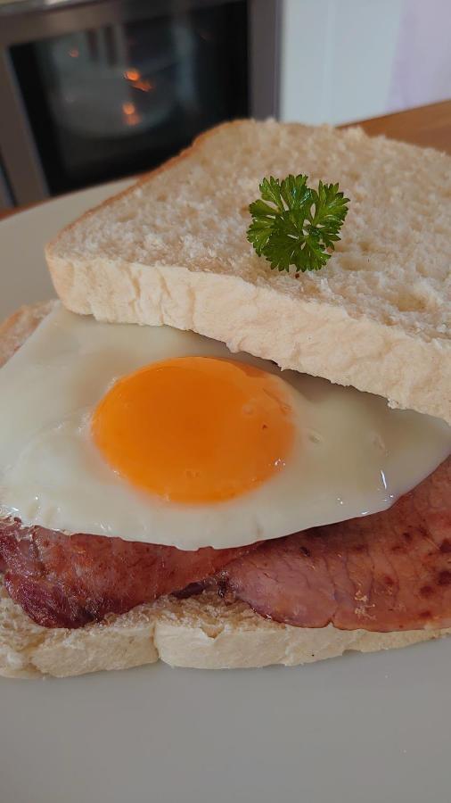The Old Dairy B&B Lympstone Ngoại thất bức ảnh